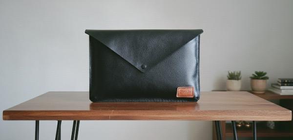 حافظة لاب توب جلد طبيعي هاند ميد