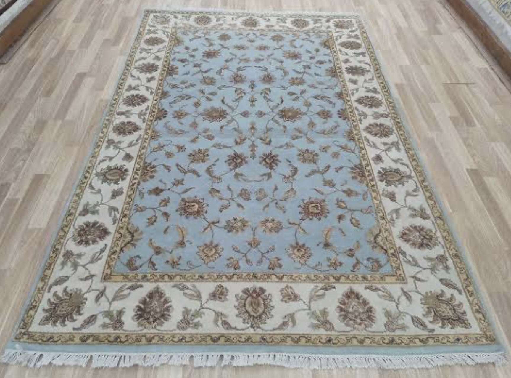 Handmade & Luxury Rugs