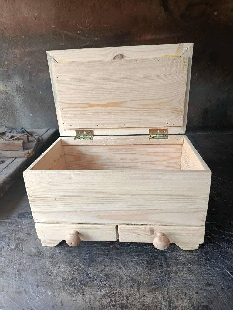 صناديق خشبية للتخزين